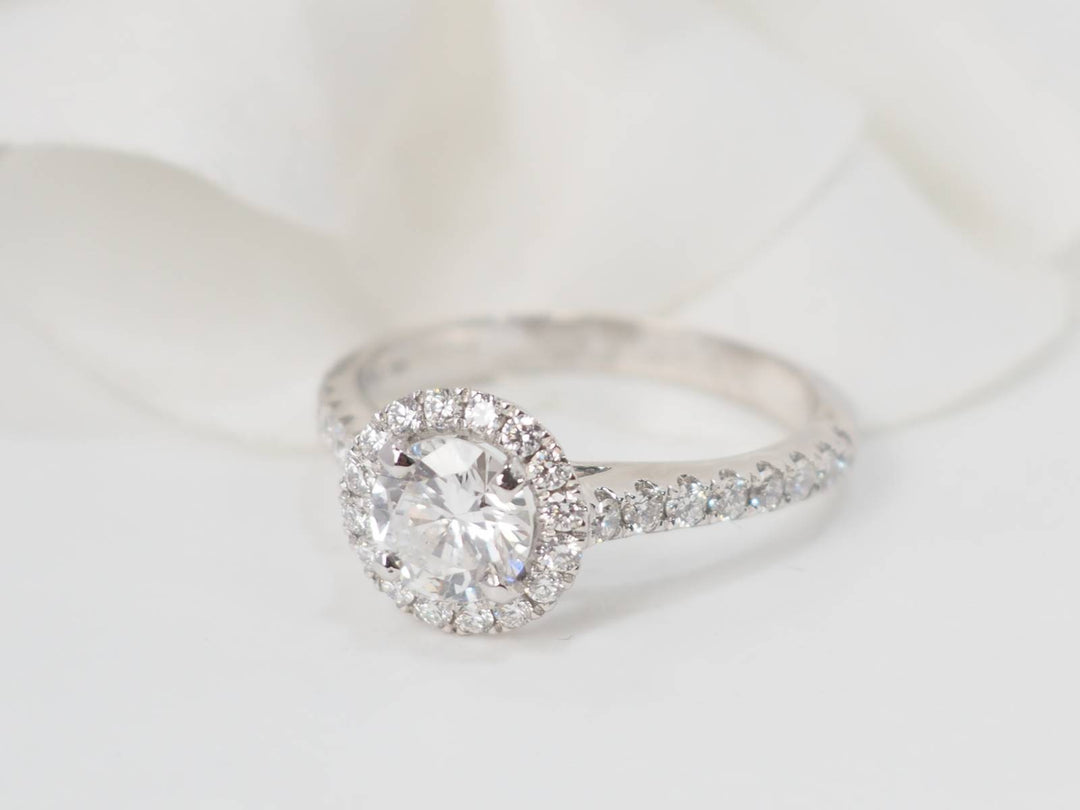 Bague solitaire en or blanc et diamants 0.82ct