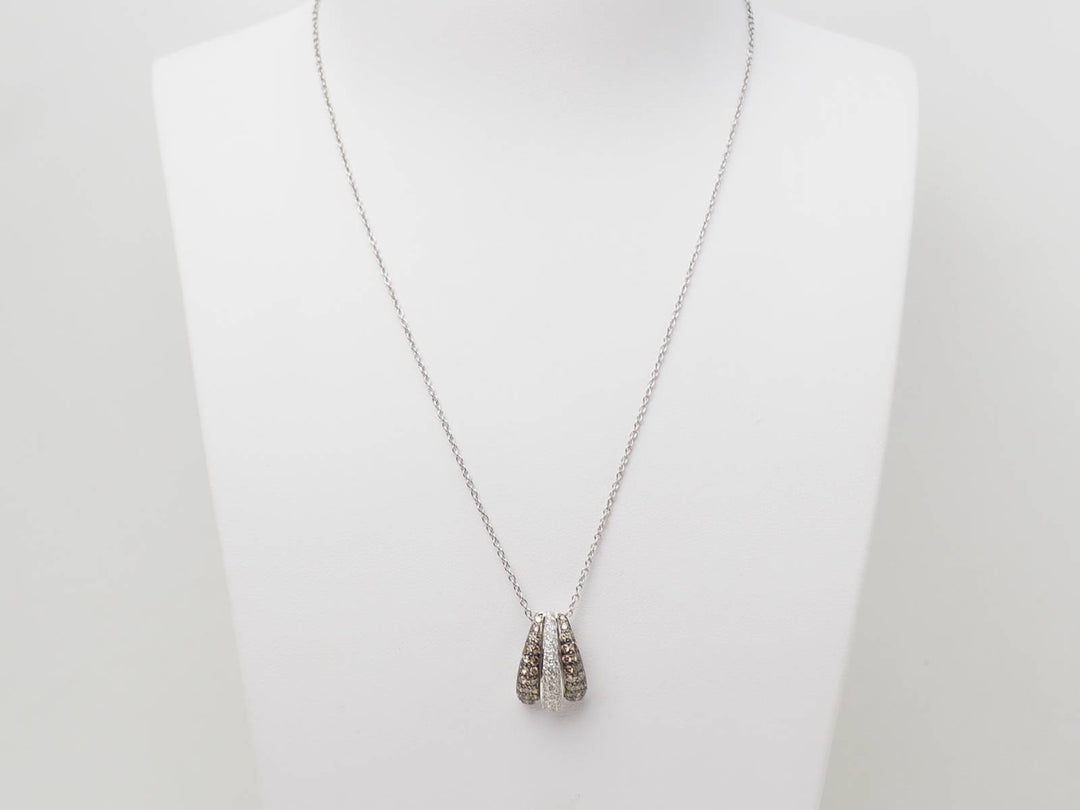 Collier pendentif en or blanc et diamants