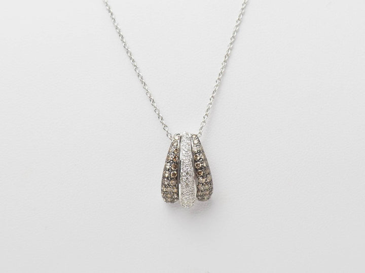 Collier pendentif en or blanc et diamants