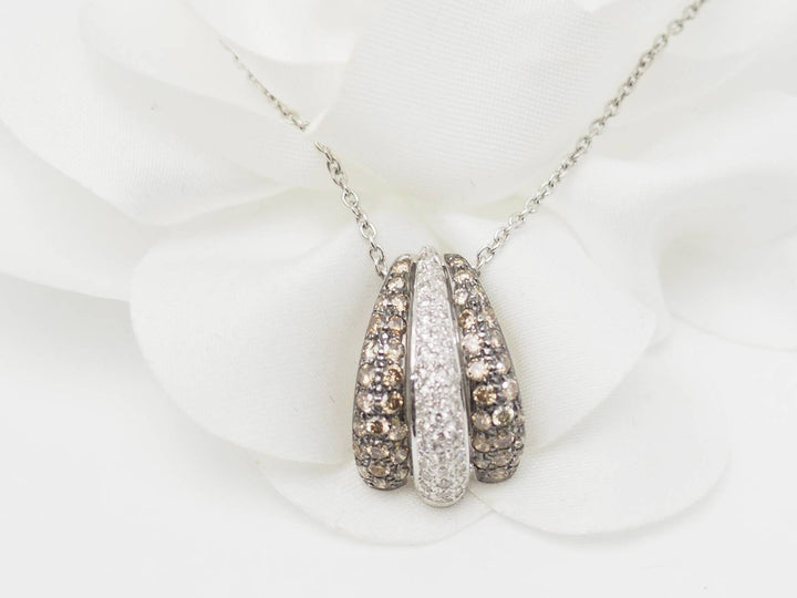Collier pendentif en or blanc et diamants