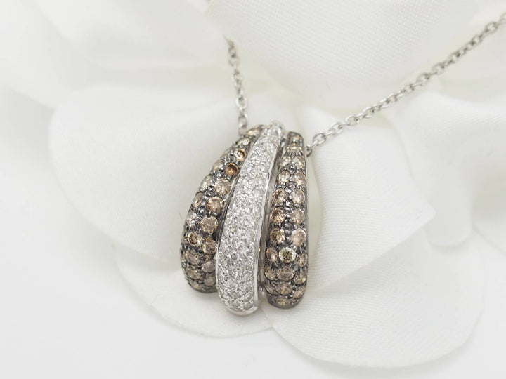 Collier pendentif en or blanc et diamants