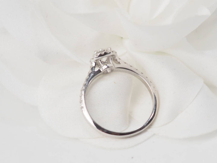 Bague solitaire en or blanc et diamant