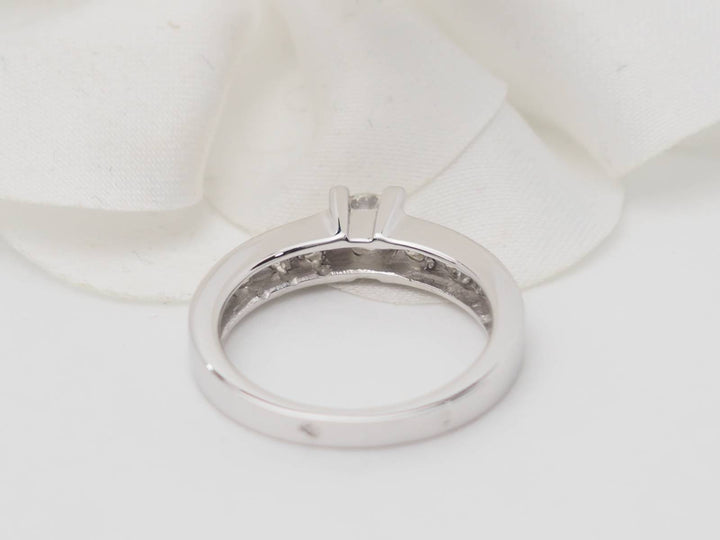 Bague solitaire en or blanc et diamant de 0,28 ct
