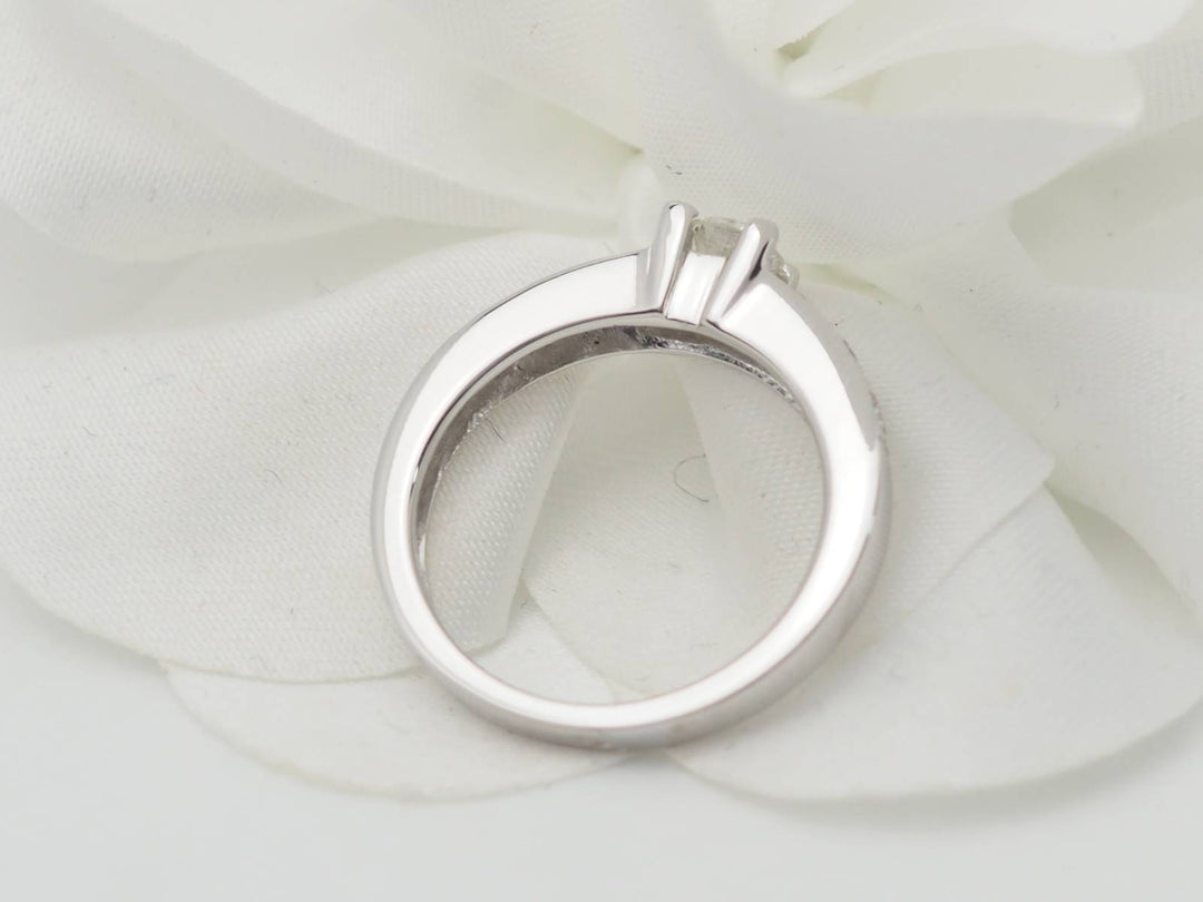 Bague solitaire en or blanc et diamant de 0,28 ct