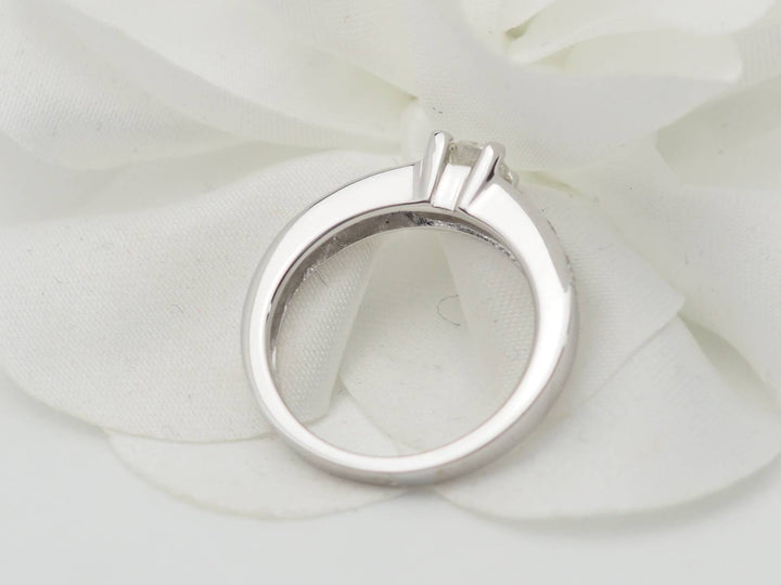Bague solitaire en or blanc et diamant de 0,28 ct