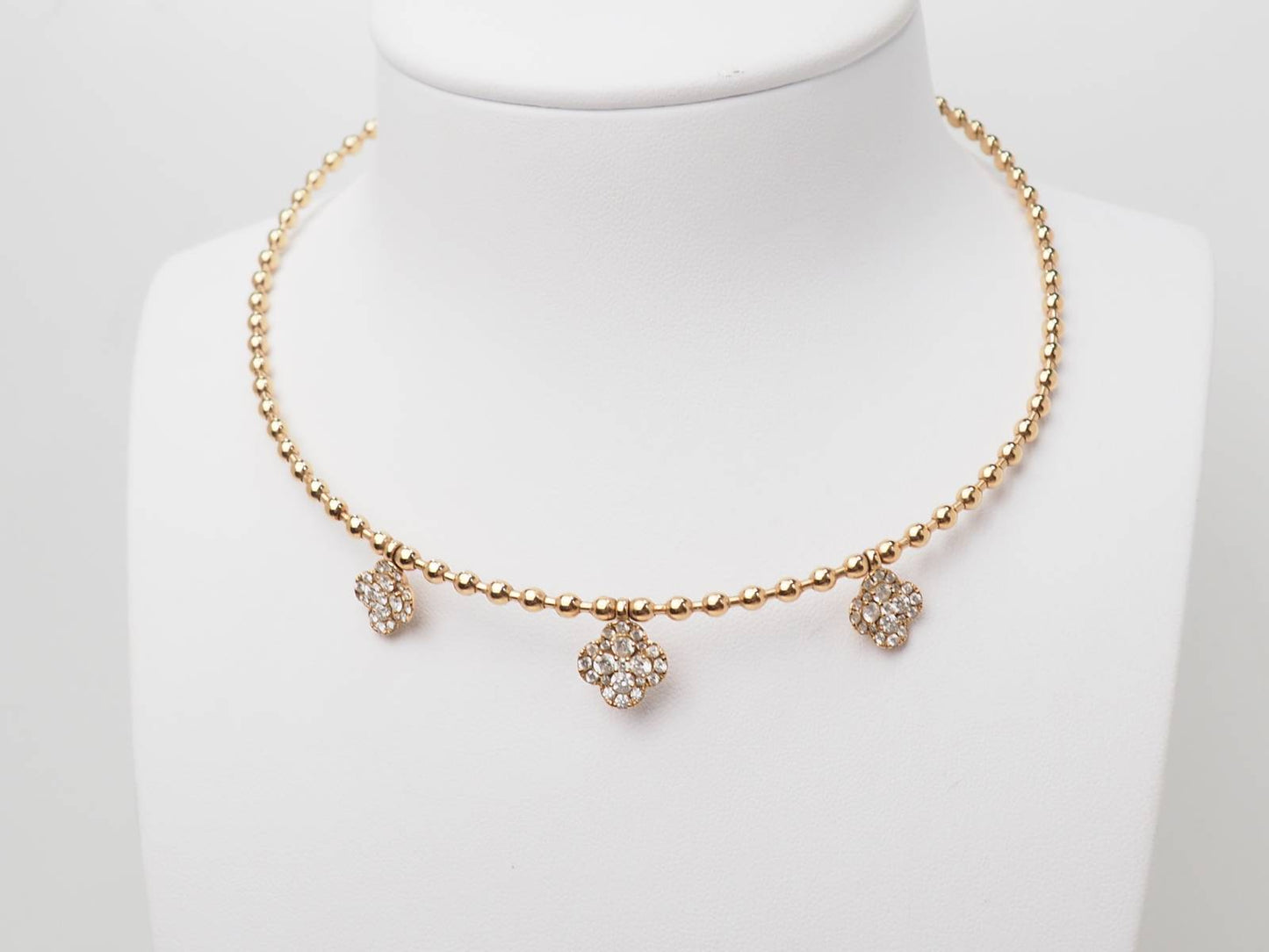 Collier boules rigide en vente sur Marseille 