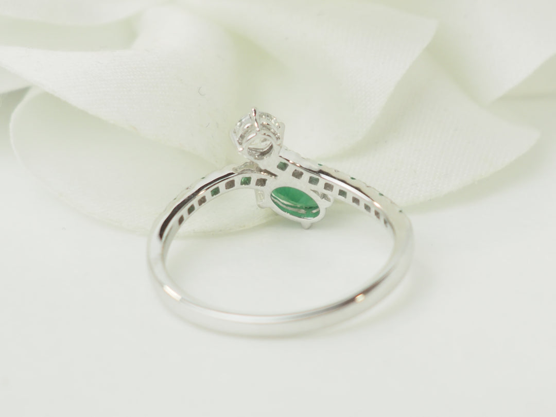 Bague Mauboussin en or blanc avec émeraude et diamants