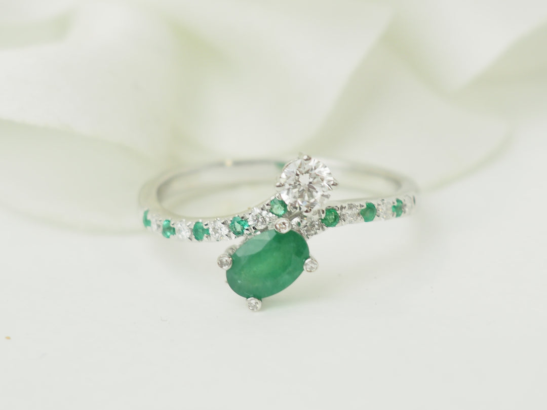 emerald diamond ring white gold