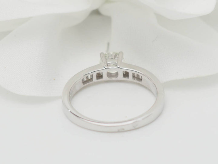 Solitaire en or blanc et diamant rond de 0,52 ct