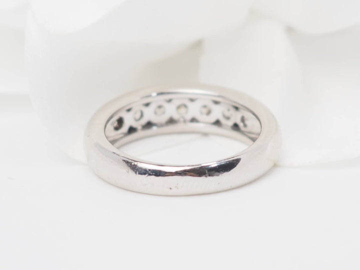 Demi alliance en or blanc et diamants 1.05ct