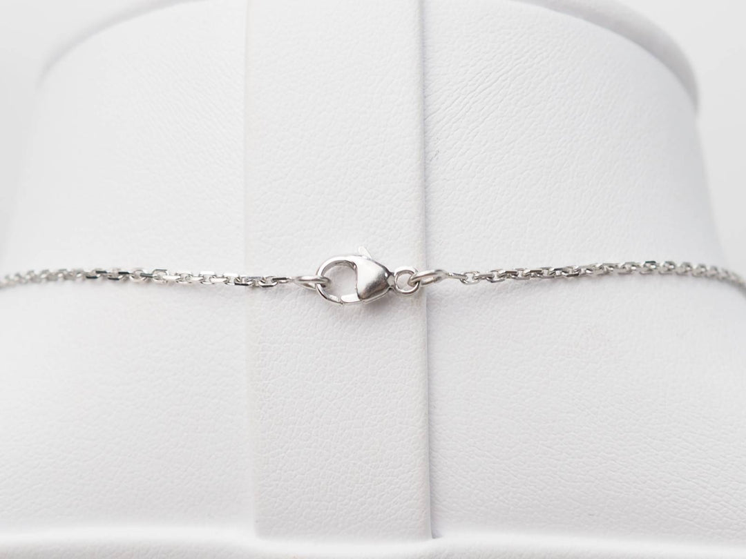 Collier pendentif dôme en or blanc et diamants