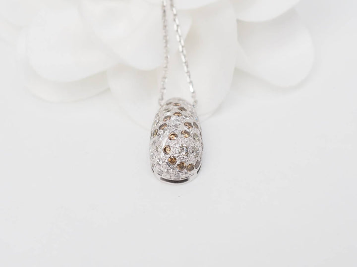 Collier pendentif dôme en or blanc et diamants