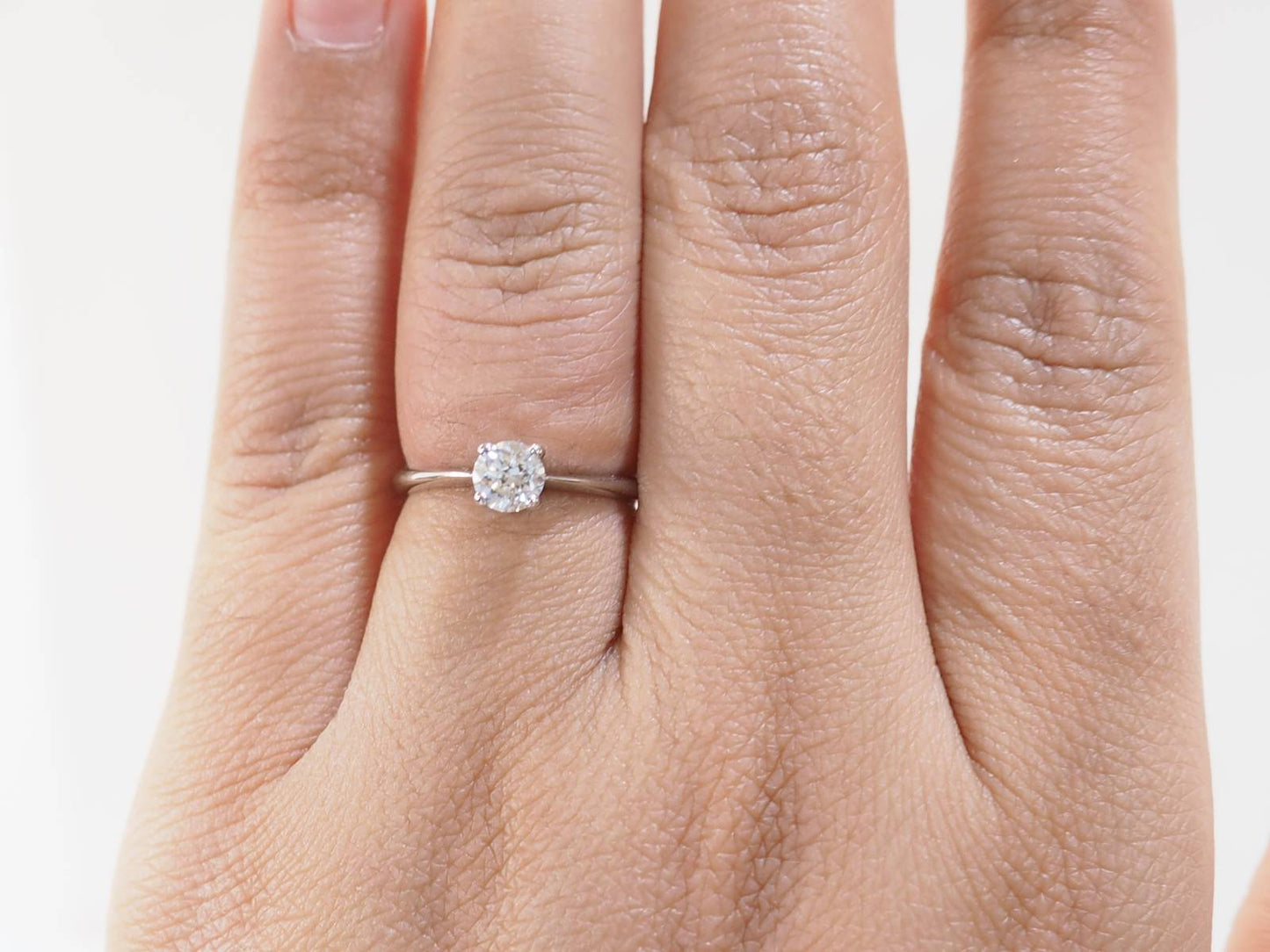 Bague solitaire en or blanc et diamant 0.51ct