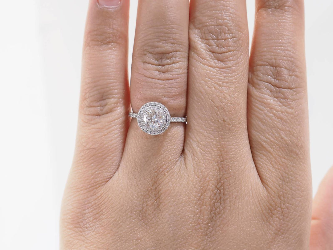 Bague solitaire en or blanc et diamants 0.72ct