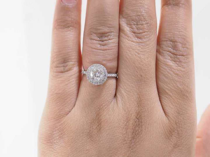Bague solitaire en or blanc et diamants 0.72ct