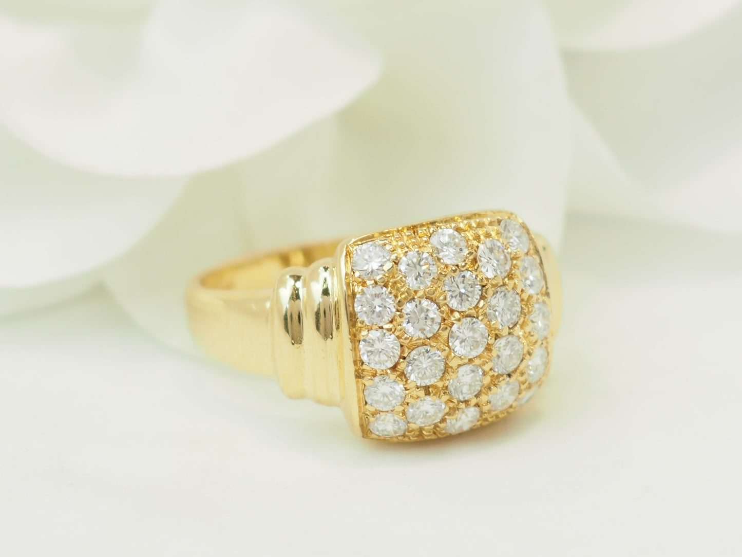 Bague pavée de diamants 0,90ct en or jaune