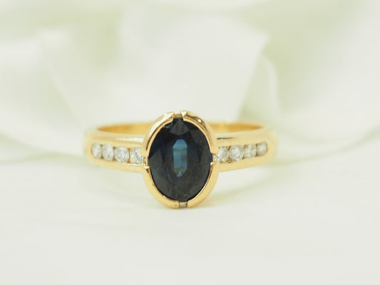 Bague en or jaune 18 carats, saphir 1,60 ct & diamants
