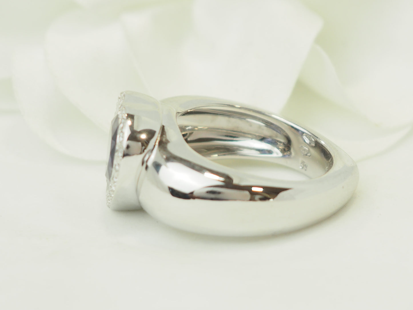 bague signée Poiray en or blanc 18kt