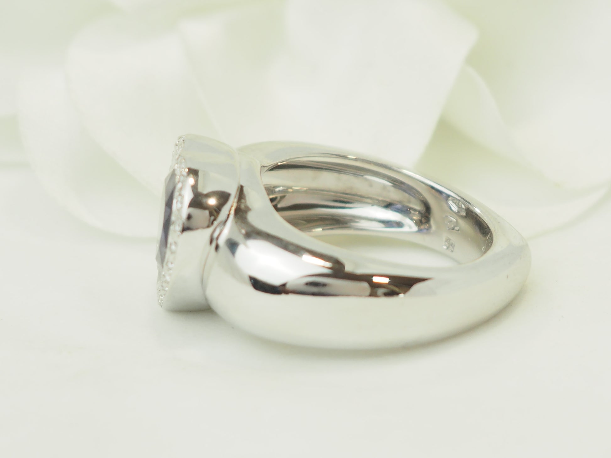 bague signée Poiray en or blanc 18kt