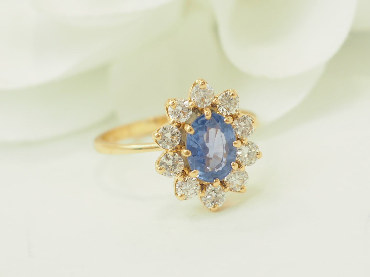 bague entourage saphir ceylan diamants