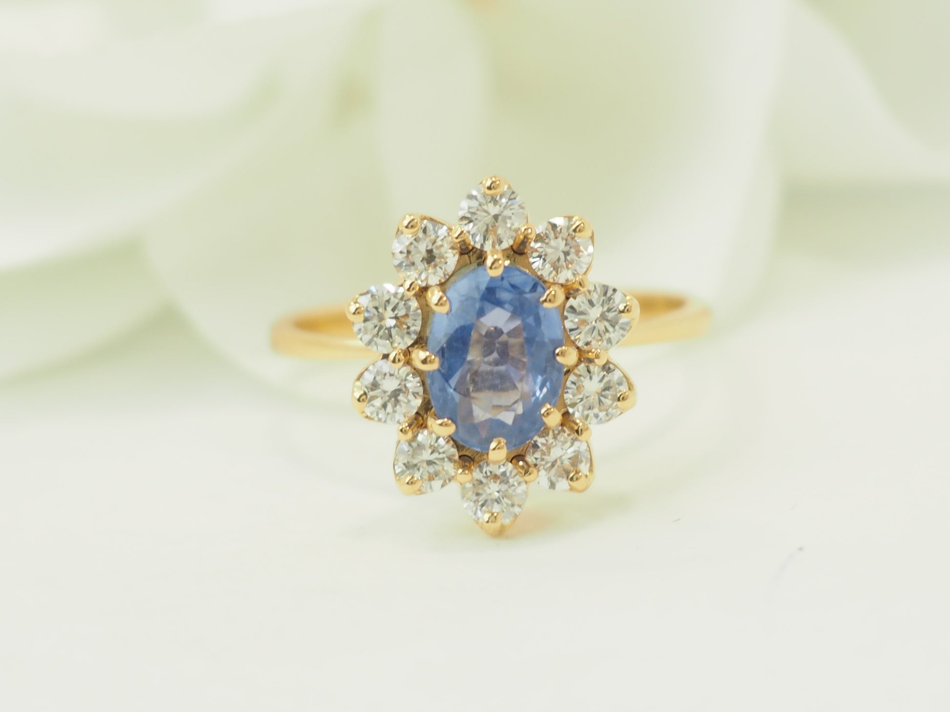 luxury sapphire ring
