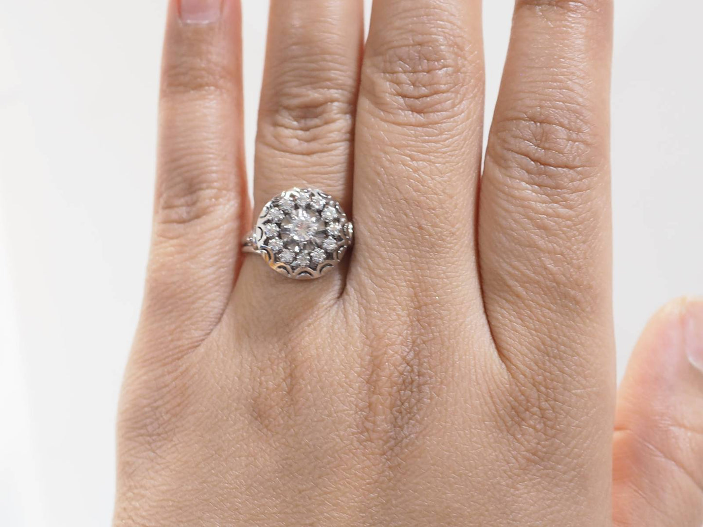 bague entourage en diamants en vente près de cassis