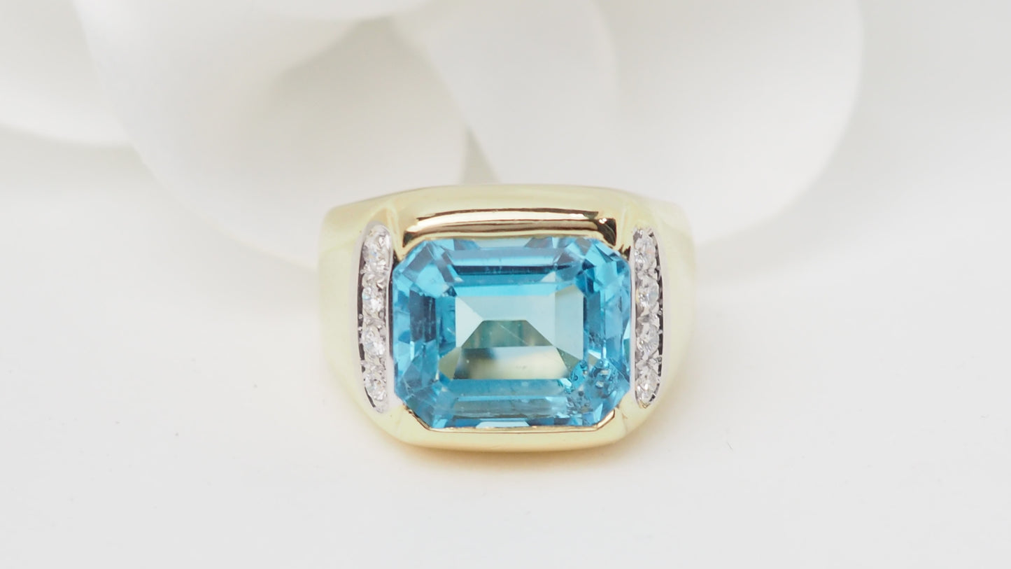 Bague en or jaune, Topaze bleue et diamants