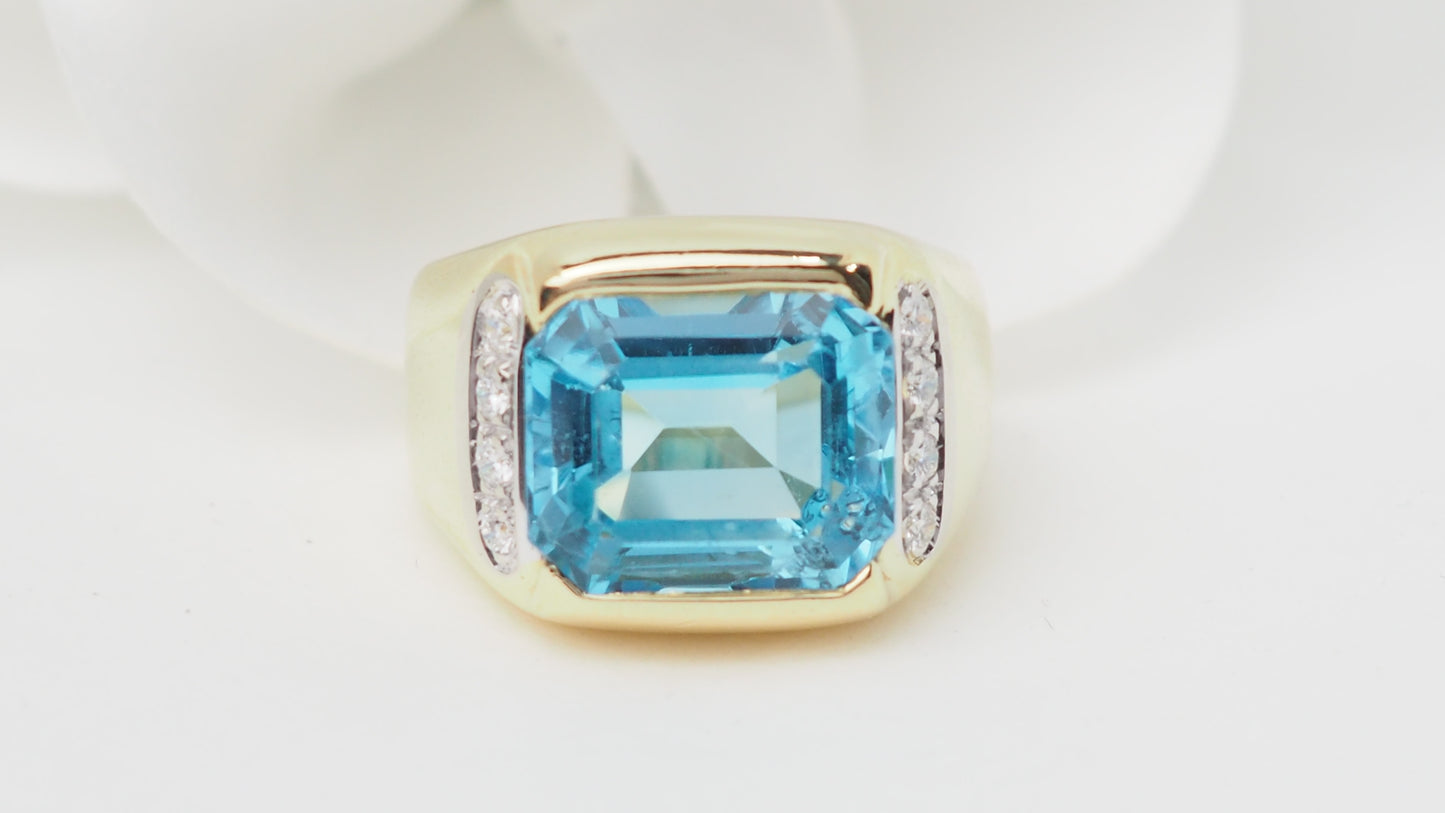 Bague en or jaune, Topaze bleue et diamants