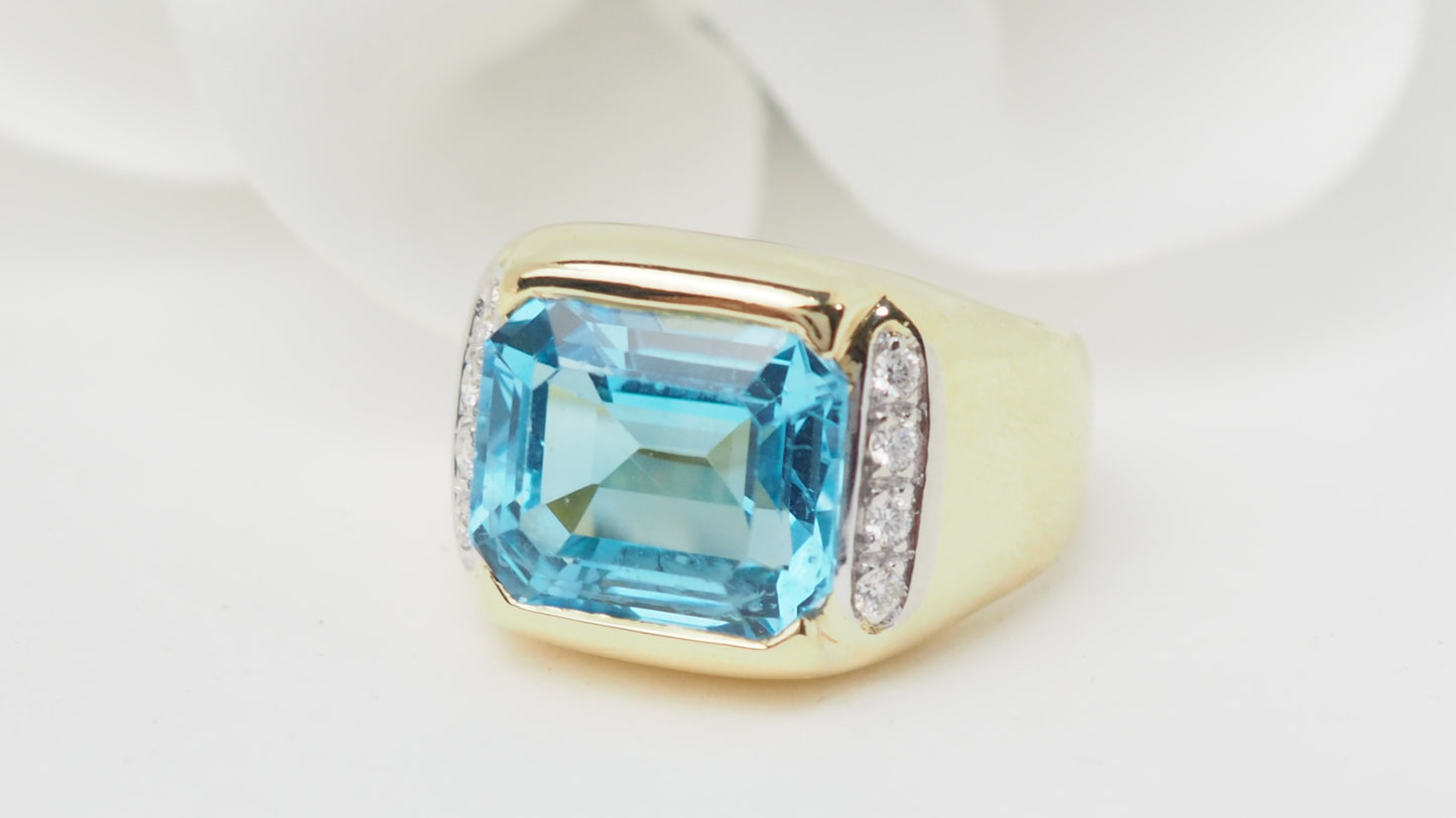 Bague en or jaune, Topaze bleue et diamants