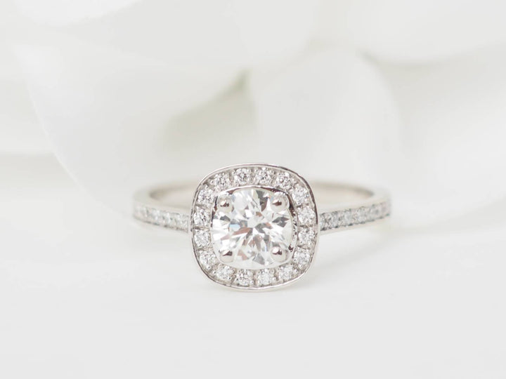 Solitaire en or blanc et diamants 
