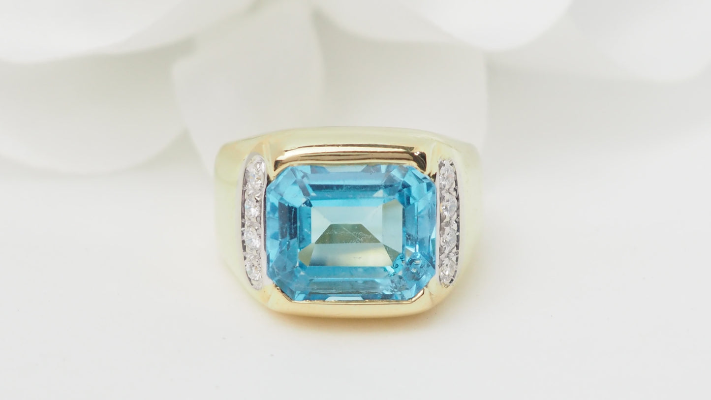 Bague en or jaune, Topaze bleue et diamants