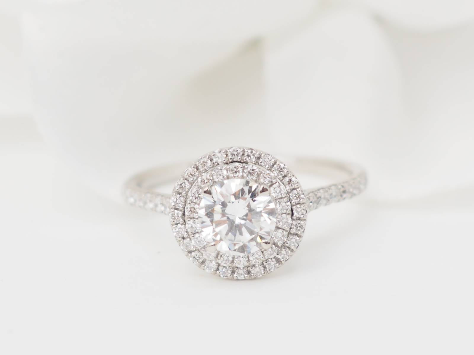 Bague solitaire en or blanc et diamants 0.72ct