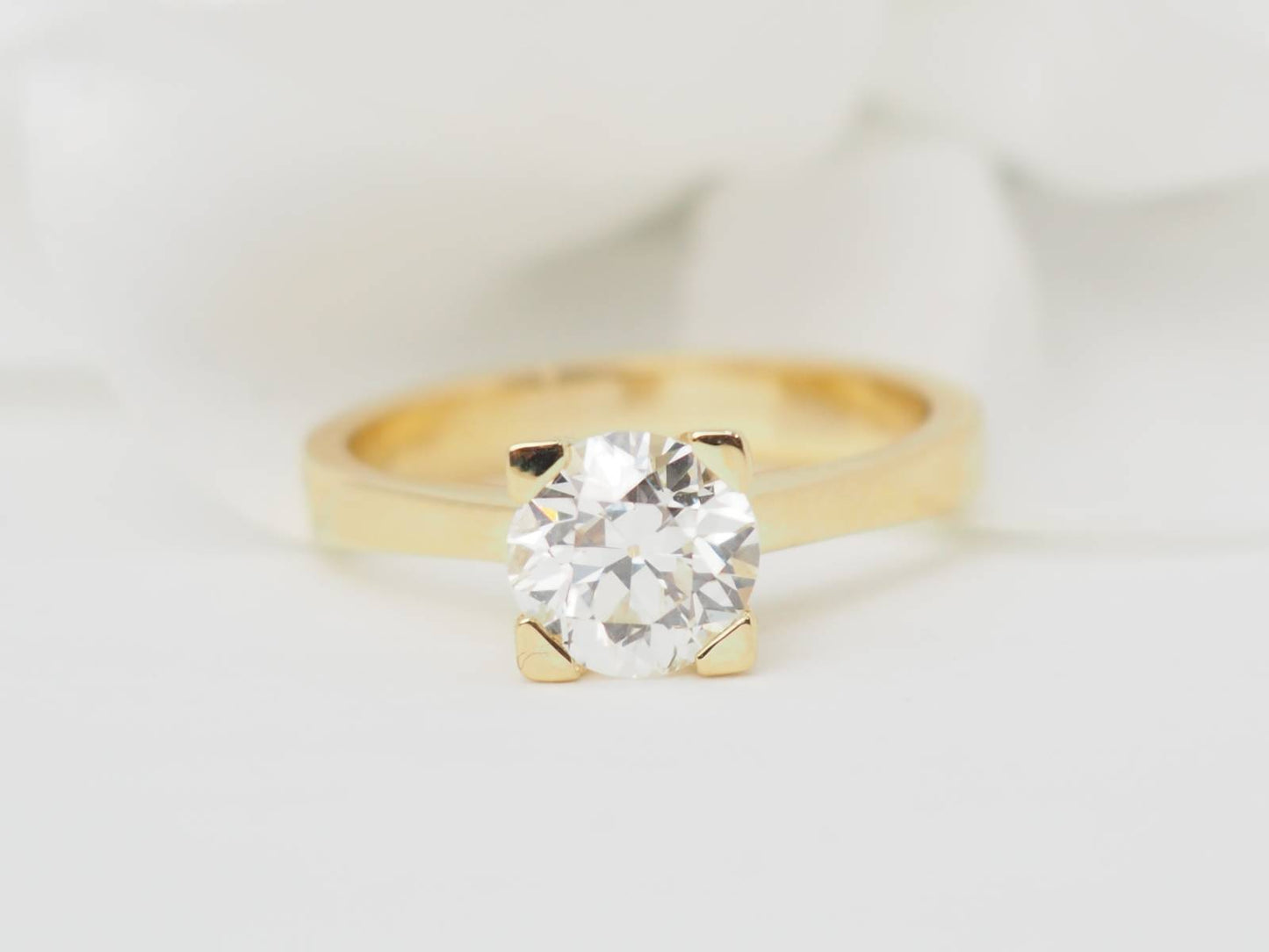 Bague solitaire en or jaune et diamant 1.40ct 