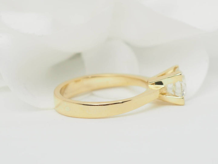 Idée de bague de fiançaille en or jaune sur Marseille 