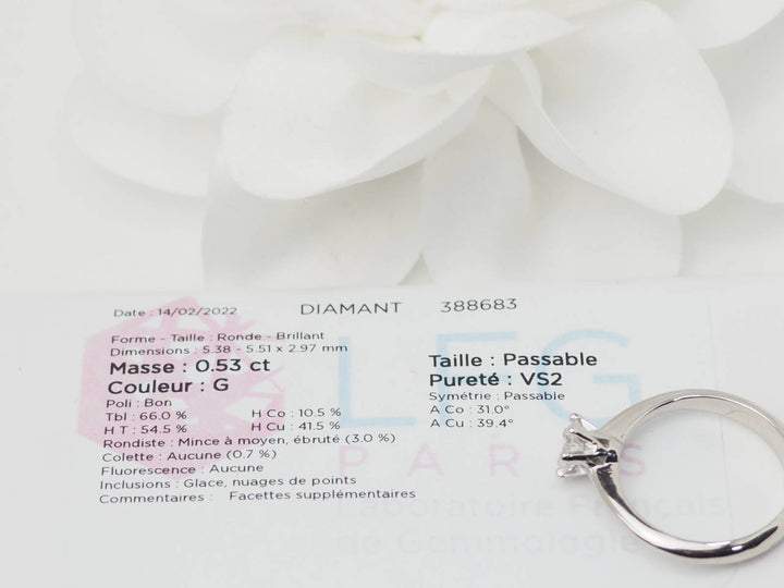 Bague solitaire en or blanc et diamant 0.53ct