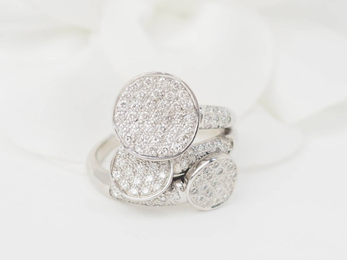 Bague en or blanc et diamants