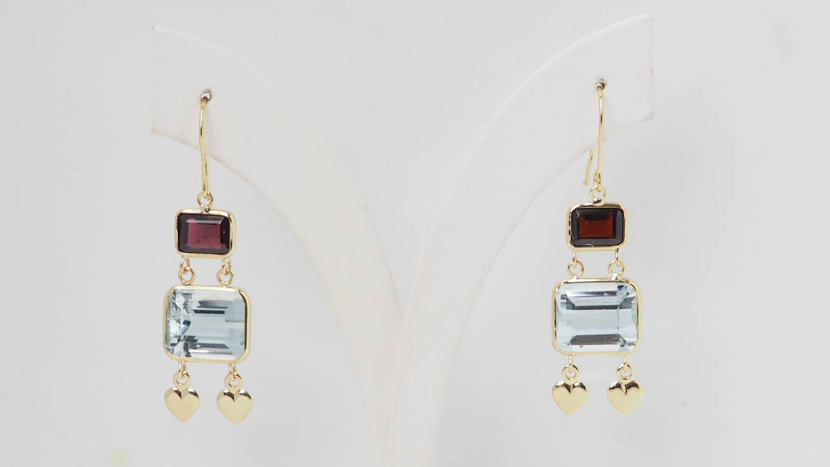 pendants d'oreilles en or jaune et aigue marine
