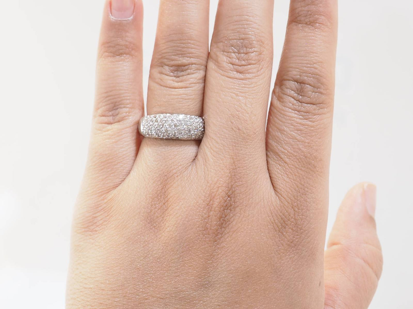 Bague jonc en or blanc et diamants