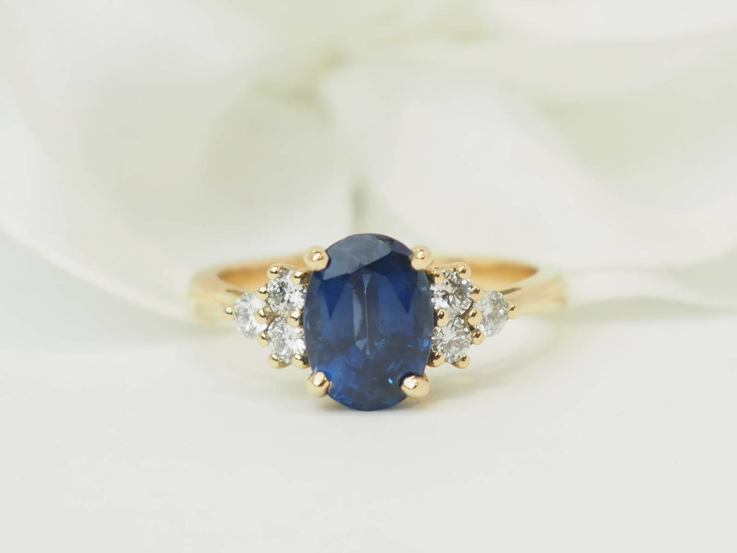 Bague saphir naturel 2,45 ct et diamants en or jaune