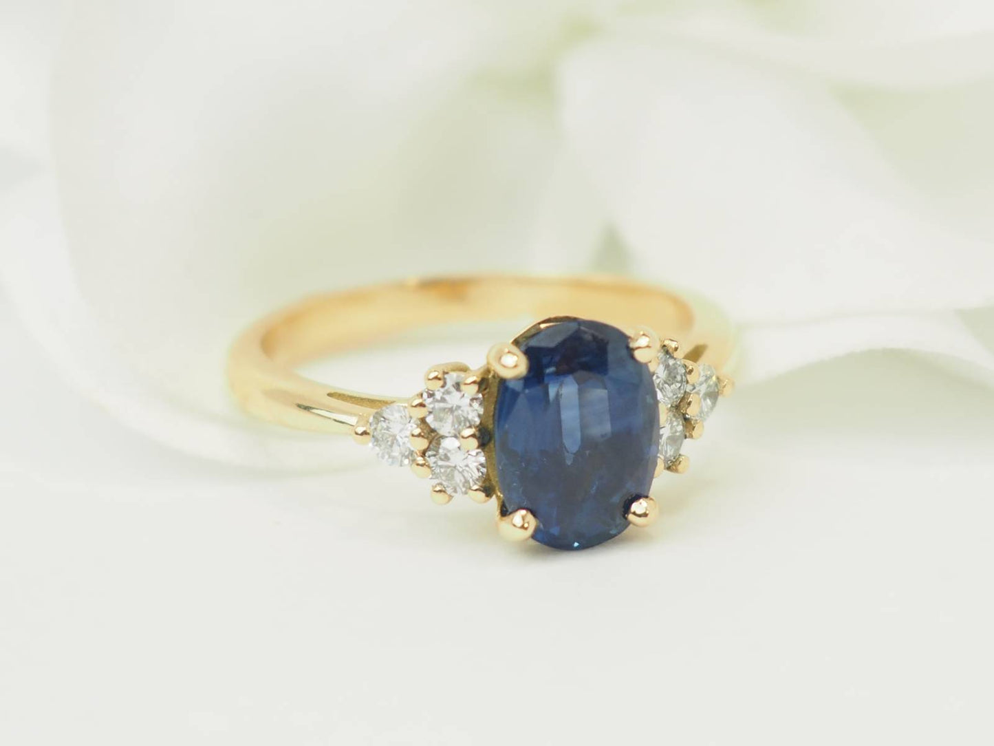 Bague saphir naturel 2,45 ct et diamants en or jaune