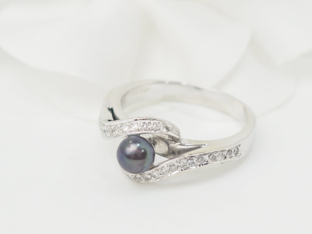 Bague en or blanc, perle de Tahiti et diamants