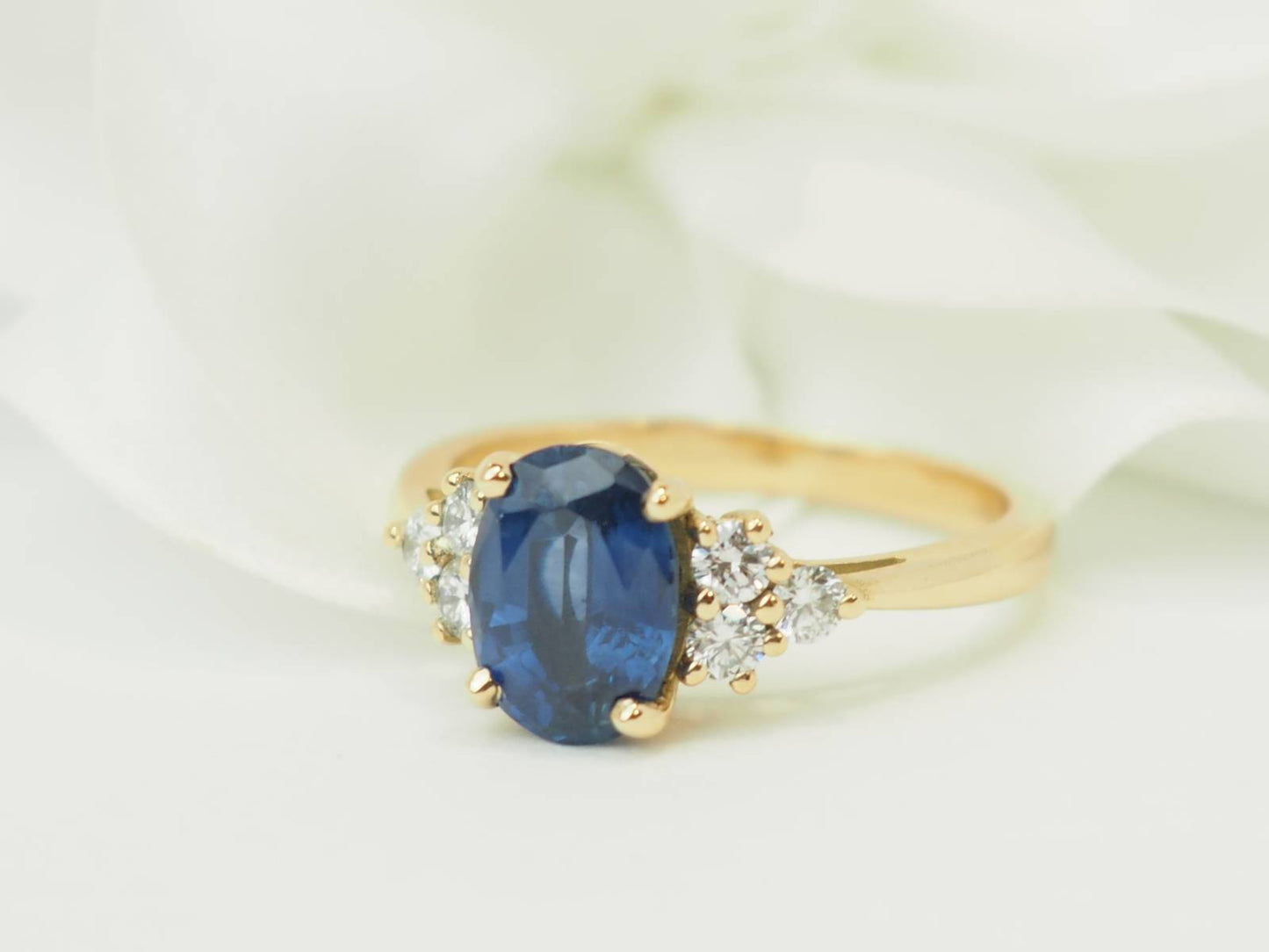 Bague saphir naturel 2,45 ct et diamants en or jaune