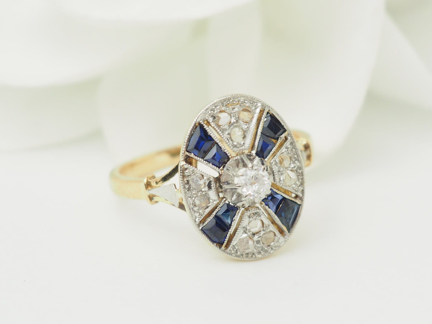 Bague Art Déco Saphirs Calibrés et Diamants Taille Rose Or 18kt Platine