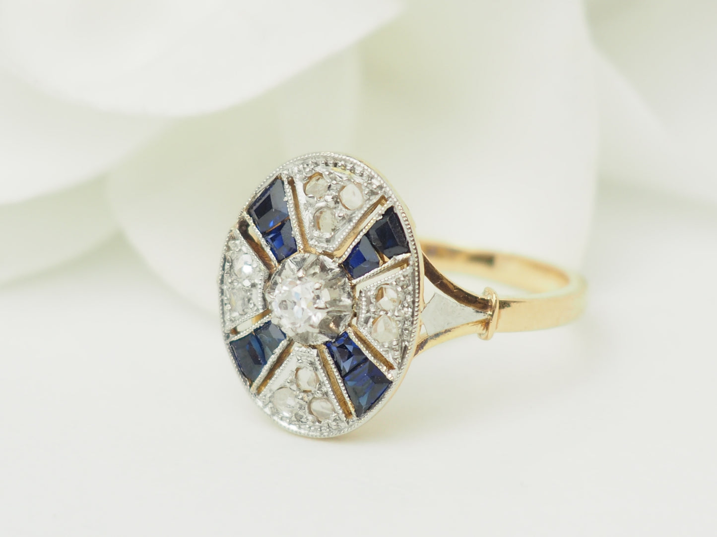 Bague Art Déco Saphirs Calibrés et Diamants Taille Rose Or 18kt Platine
