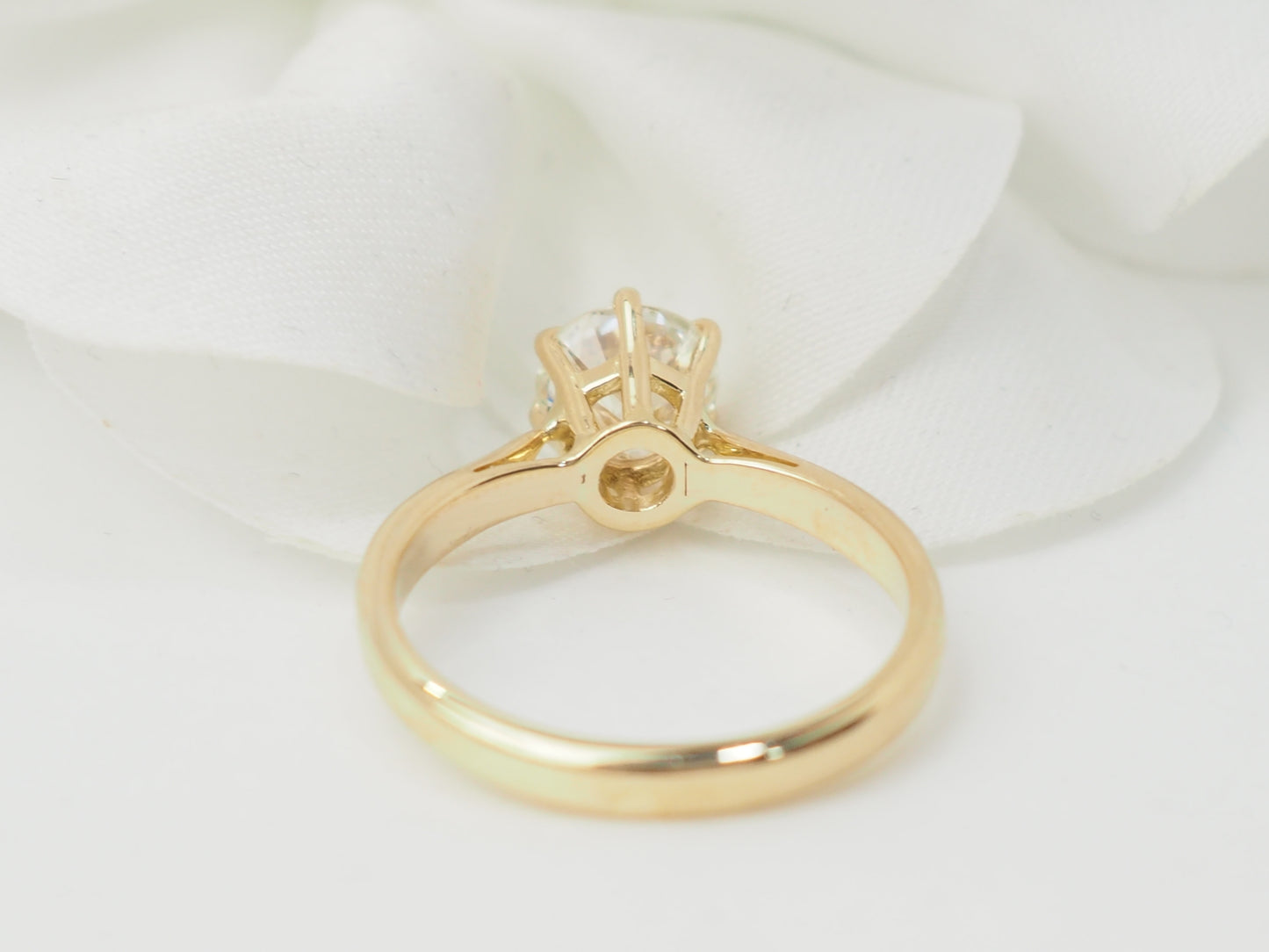 Bague solitaire en or jaune et diamant 0.97ct