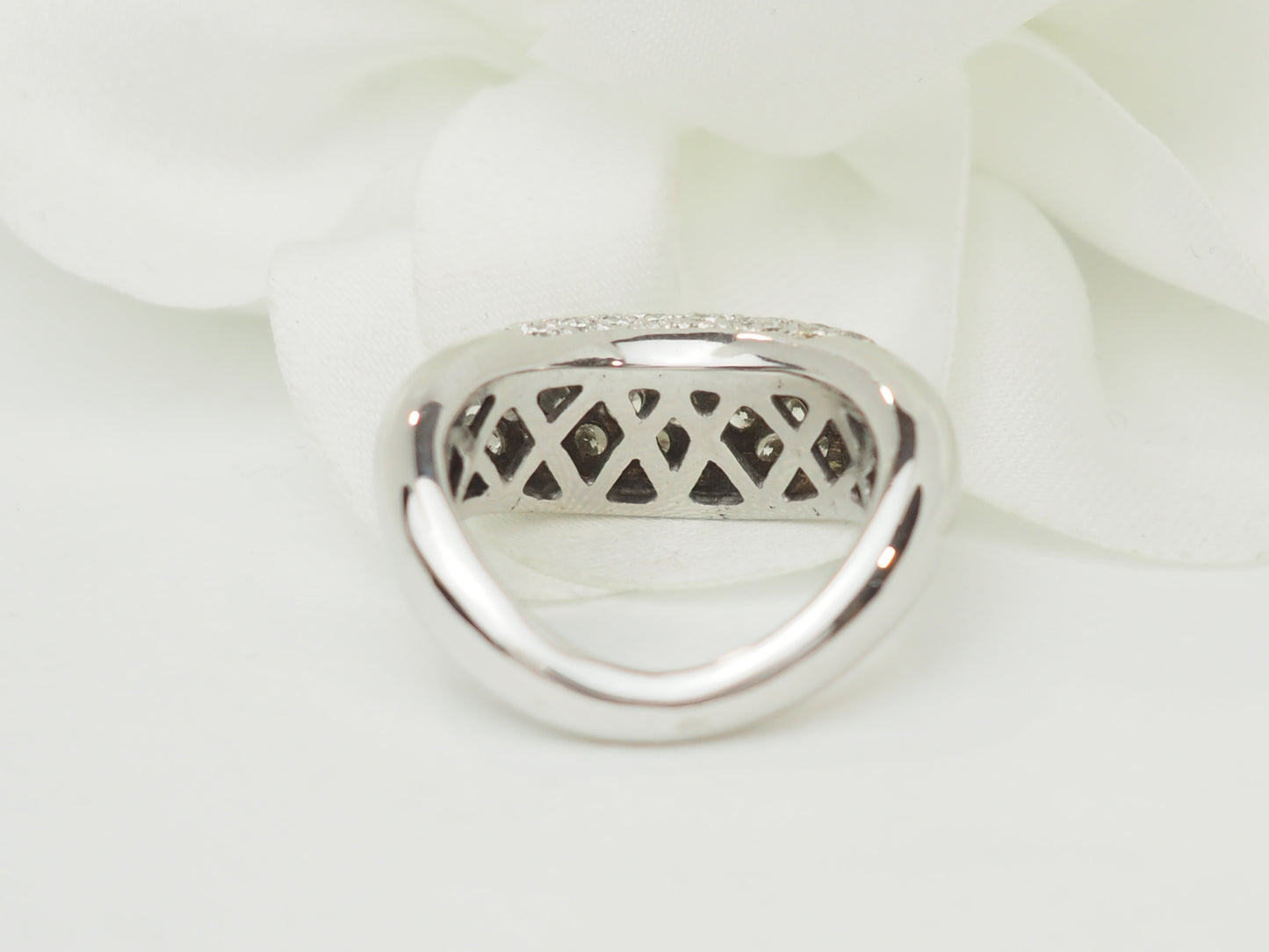 Bague Vague Pavée de Diamants en Or Blanc