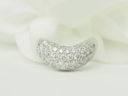 Bague vague en or blanc et diamants