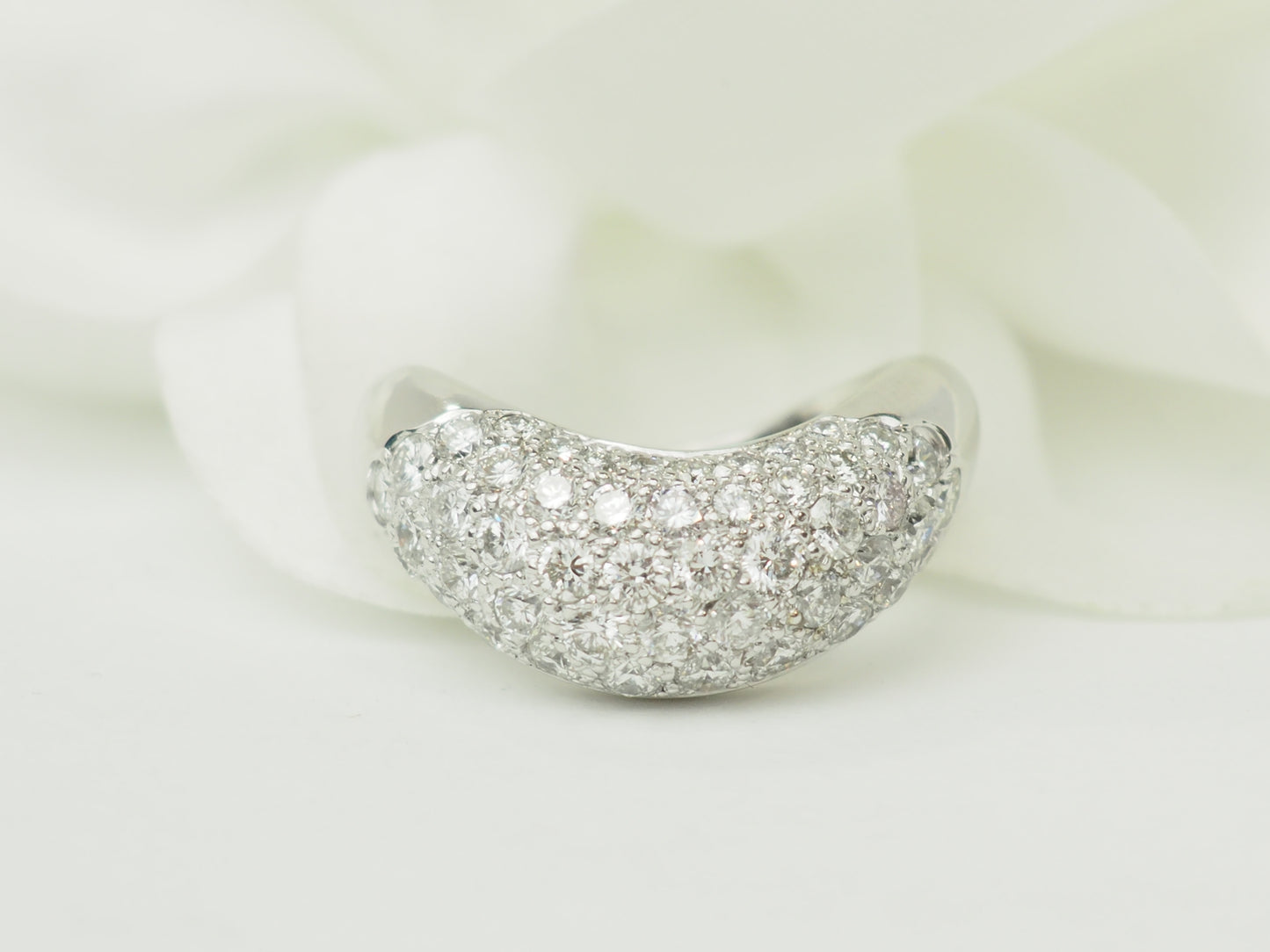 Bague Vague Pavée de Diamants en Or Blanc