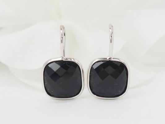 Boucles d'oreilles en or blanc et onyx
