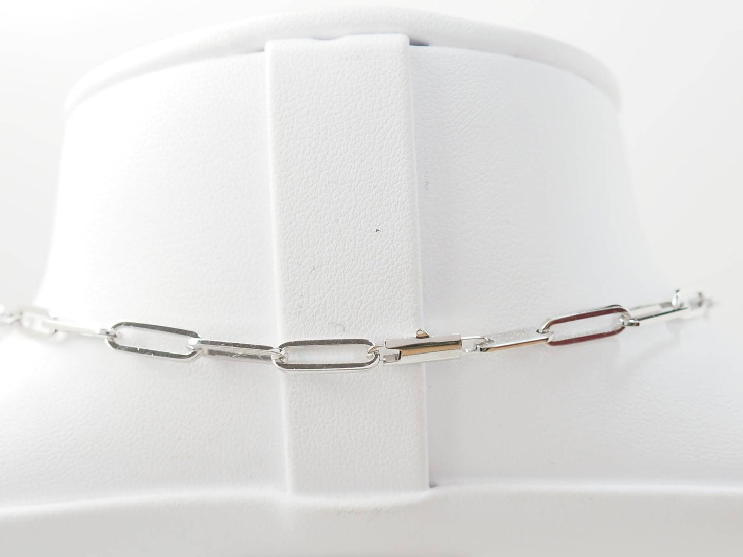 Collier Dinh Van Menottes R12 Or Blanc et Diamants